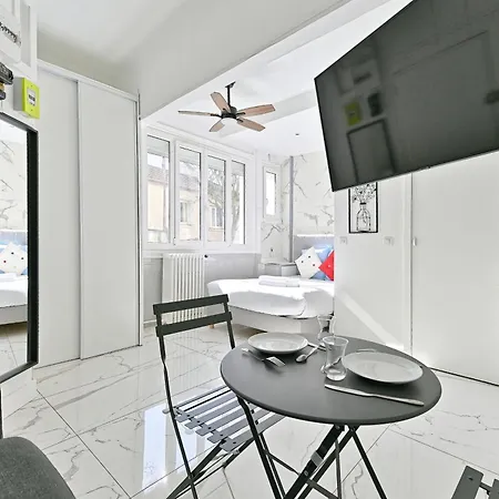 Studio Les Lilas Apartment Les Lilas