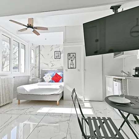 Apartment Studio Les Lilas Les Lilas